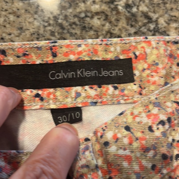 Calvin Klein shorts size 10 - Picture 4 of 4